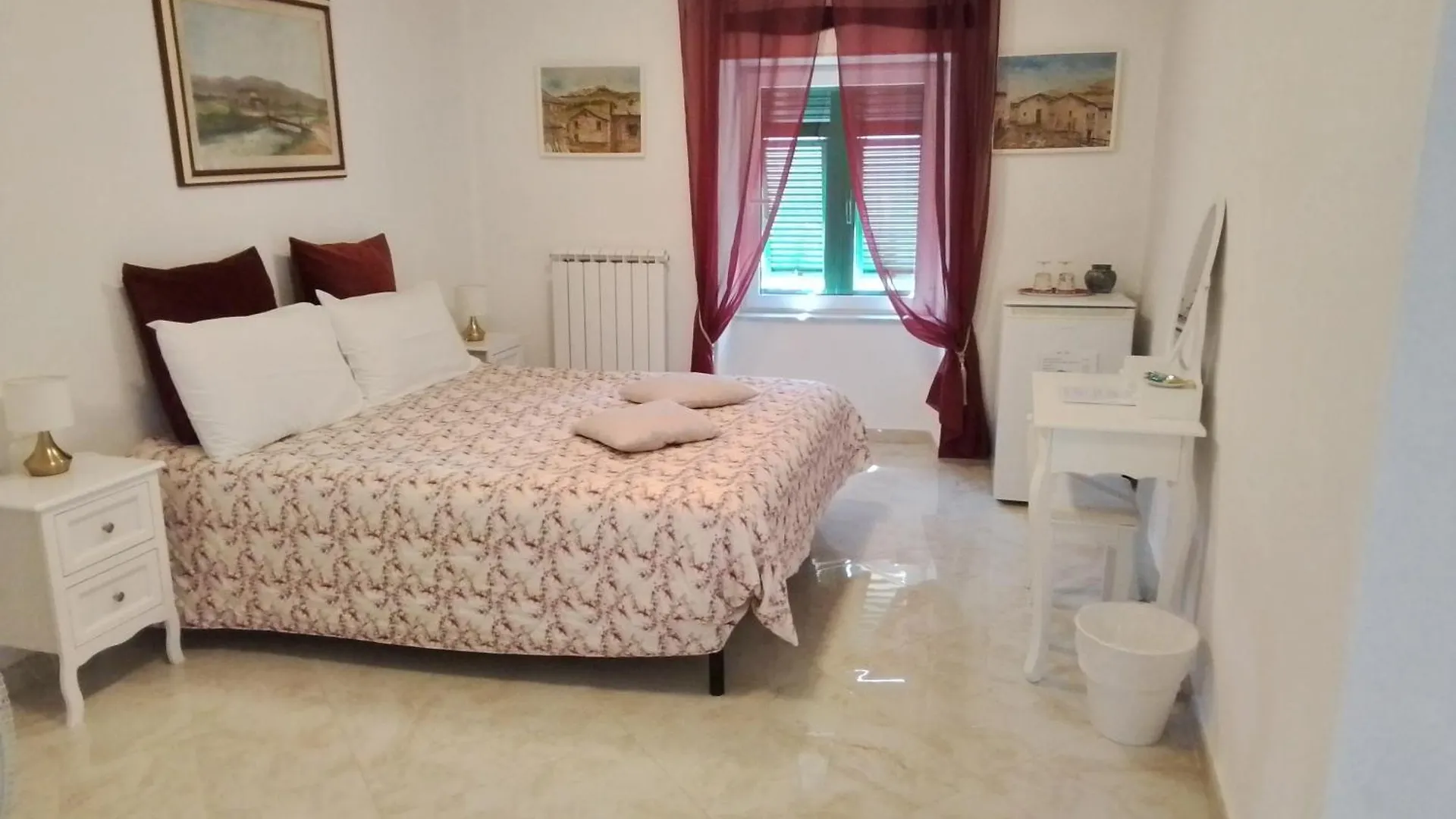 Anita B&B Uscio 0*,
